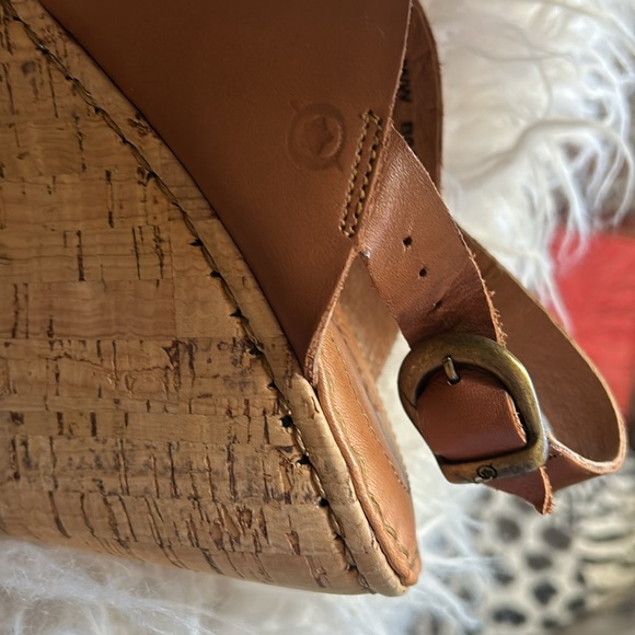 Womens leather/ cork platform sandal by top brand BORN Size 6 - Picture 8 of 9